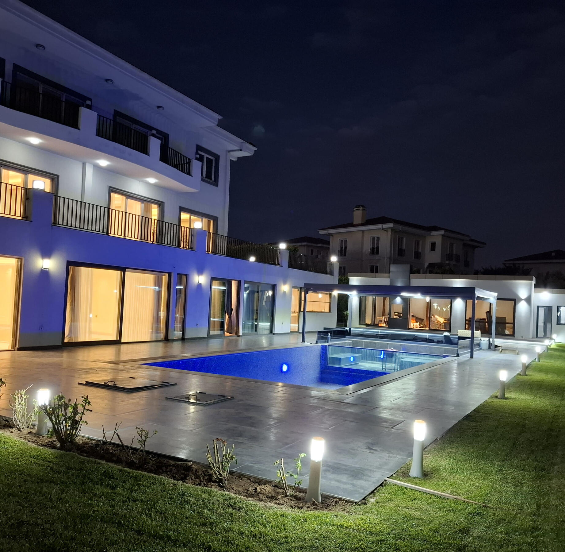 Daire içi elektrik tesisatı ve aydınlatma montajı